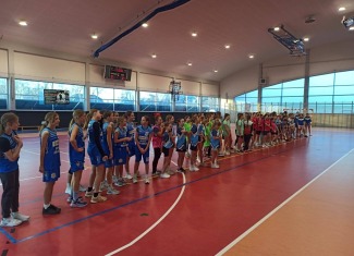 Zagrały w piłkę ręczną